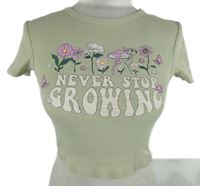 Dámské světlekhaki crop tričko s nápisem a kytičkami FB Sister 