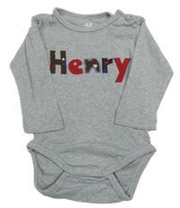 Šedé body s nápisem H&M